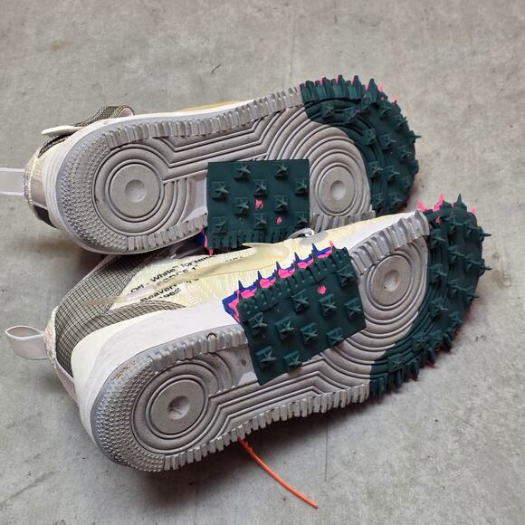 Off White Nike Spiked Running Shoes US 11 White Track main image 4